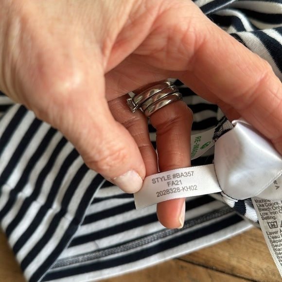 SAILOR CHIC: 2 JCREW Navy/White Striped Shirts and gold tone chain - Picture 11 of 15